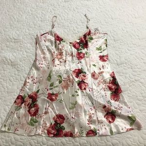 Large delicates Flowery Intimate Gowns